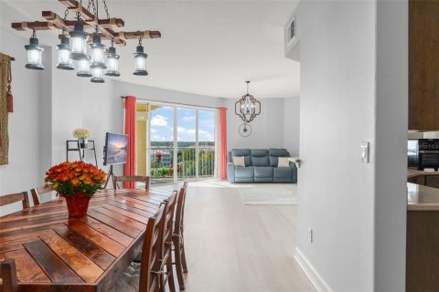 Condo in Orlando, Florida, 3 bedrooms № 2204207 - photo 8