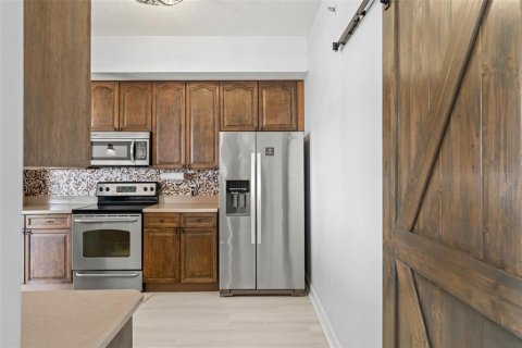 Condo in Orlando, Florida, 3 bedrooms № 2204207 - photo 16