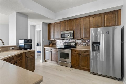 Condo in Orlando, Florida, 3 bedrooms № 2204207 - photo 17