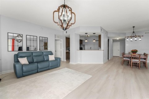 Condo in Orlando, Florida, 3 bedrooms № 2204207 - photo 25