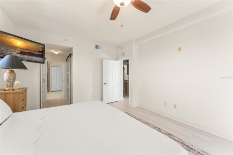 Condo in Orlando, Florida, 3 bedrooms № 2204207 - photo 29