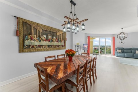 Condo in Orlando, Florida, 3 bedrooms № 2204207 - photo 7