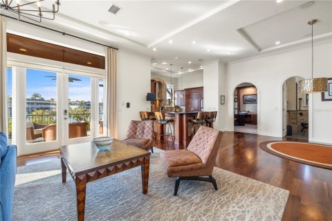 Casa en venta en Tampa, Florida, 4 dormitorios, 340.86 m2 № 2121819 - foto 18