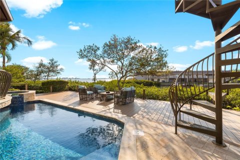 Casa en venta en Tampa, Florida, 4 dormitorios, 340.86 m2 № 2121819 - foto 7