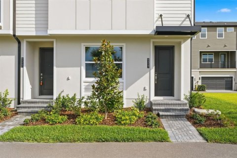 Touwnhouse à vendre à Orlando, Floride: 3 chambres, 185.99 m2 № 2431898 - photo 2