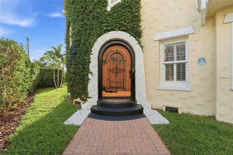 Villa ou maison à vendre à Tampa, Floride: 6 chambres, 528.71 m2 № 2123898 - photo 2