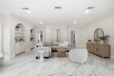Villa ou maison à vendre à Tampa, Floride: 6 chambres, 528.71 m2 № 2123898 - photo 11