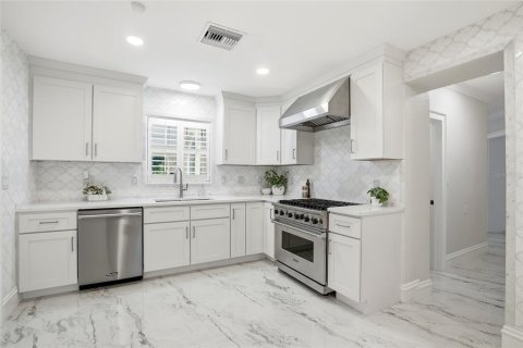 Villa ou maison à vendre à Tampa, Floride: 6 chambres, 528.71 m2 № 2123898 - photo 20
