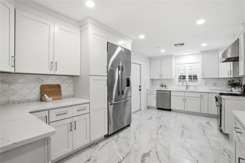 Villa ou maison à vendre à Tampa, Floride: 6 chambres, 528.71 m2 № 2123898 - photo 19