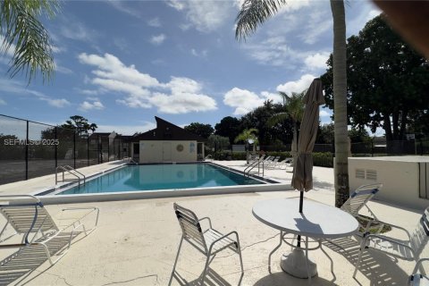 Купить кондоминиум в Уэст-Палм-Бич, Флорида 3 спальни, 113.34м2, № 1989772 - фото 25