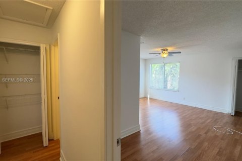 Купить кондоминиум в Уэст-Палм-Бич, Флорида 3 спальни, 113.34м2, № 1989772 - фото 14