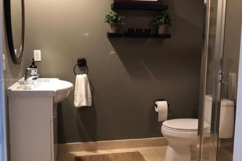 Copropriété à vendre à Hallandale Beach, Floride: 3 chambres, 145.95 m2 № 1978501 - photo 3