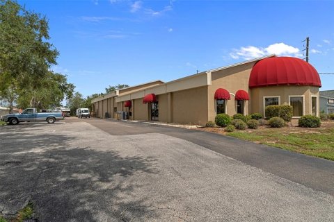 Commercial property in Spring Hill, Florida 419.55 sq.m. № 2339689 - photo 6
