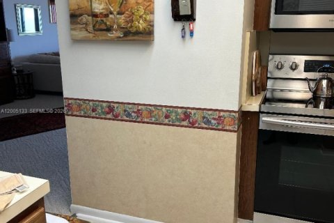 Condo in Lauderdale-by-the-Sea, Florida, 2 bedrooms  № 2069586 - photo 21