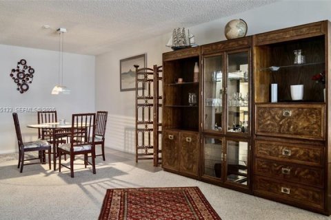 Condo in Lauderdale-by-the-Sea, Florida, 2 bedrooms  № 2069586 - photo 17