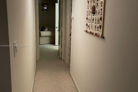 Condo in Lauderdale-by-the-Sea, Florida, 2 bedrooms  № 2069586 - photo 22