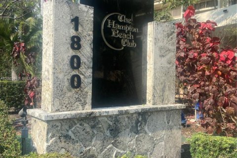 Condo in Lauderdale-by-the-Sea, Florida, 2 bedrooms  № 2069586 - photo 3