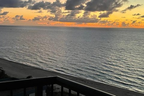 Condo in Lauderdale-by-the-Sea, Florida, 2 bedrooms  № 2069586 - photo 6