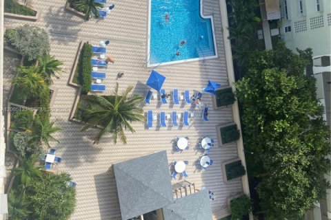 Condo in Lauderdale-by-the-Sea, Florida, 2 bedrooms  № 2069586 - photo 9