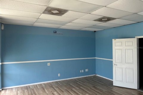 Immobilier commercial à louer à Orlando, Floride: 55.74 m2 № 2206734 - photo 4