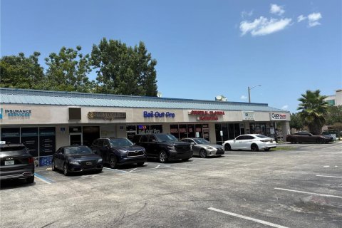 Immobilier commercial à louer à Orlando, Floride: 55.74 m2 № 2206734 - photo 3
