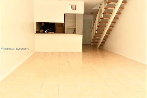 Condo in Palmetto Bay, Florida, 2 bedrooms  № 1991253 - photo 2