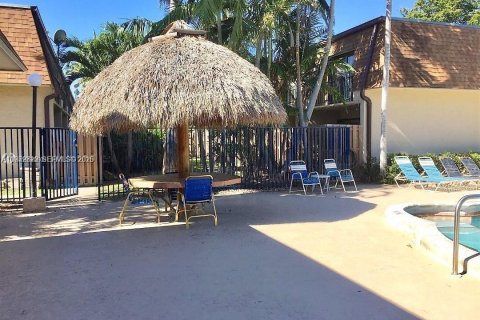 Condo in Palmetto Bay, Florida, 2 bedrooms  № 1991253 - photo 12