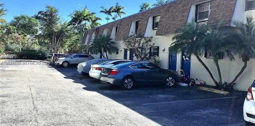 Condo in Palmetto Bay, Florida, 2 bedrooms  № 1991253