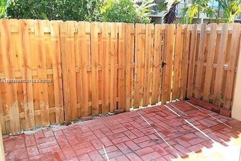 Condo in Palmetto Bay, Florida, 2 bedrooms  № 1991253 - photo 9