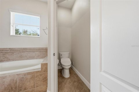 House in STONEYBROOK HILLS in Mount Dora, Florida 5 bedrooms, 352.94 sq.m. № 2430785 - photo 19