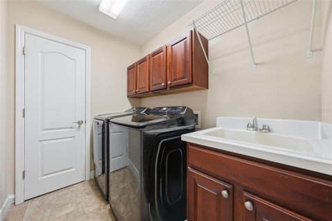 House in STONEYBROOK HILLS in Mount Dora, Florida 5 bedrooms, 352.94 sq.m. № 2430785 - photo 23