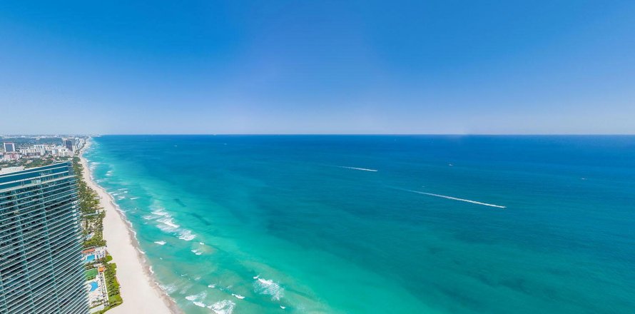 Condo in Sunny Isles Beach, Florida, 4 bedrooms № 888303