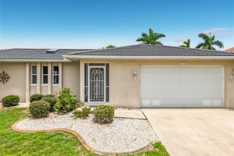 Villa ou maison à vendre à Punta Gorda, Floride: 3 chambres, 160.26 m2 № 2278077 - photo 3