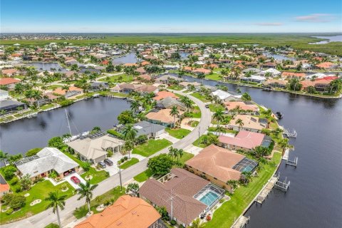 House in Punta Gorda, Florida 3 bedrooms, 160.26 sq.m. № 2278077