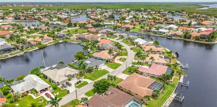Villa ou maison à Punta Gorda, Floride 3 chambres, 160.26 m2 № 2278077