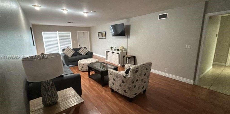 Apartment in Pompano Beach, Florida 2 bedrooms, 273.88 sq.m. № 2060346