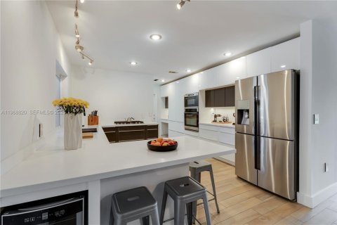 House in Palmetto Bay, Florida 4 bedrooms, 205.96 sq.m. № 2031837 - photo 28