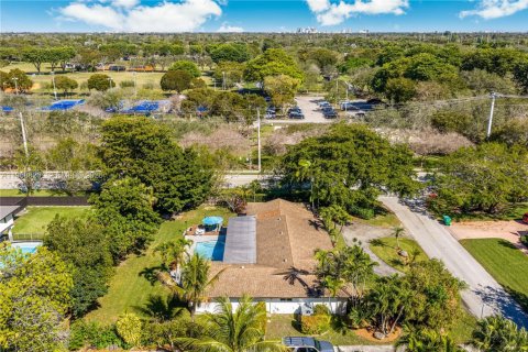 House in Palmetto Bay, Florida 4 bedrooms, 205.96 sq.m. № 2031837 - photo 9