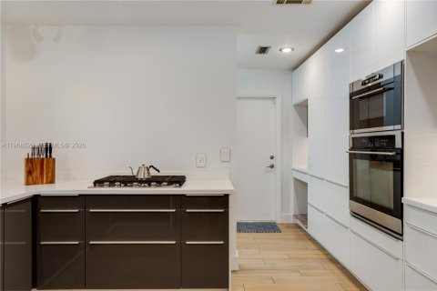 House in Palmetto Bay, Florida 4 bedrooms, 205.96 sq.m. № 2031837 - photo 26