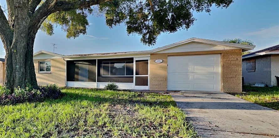Villa ou maison à New Port Richey, Floride 3 chambres, 124.95 m2 № 2396449