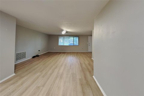 Villa ou maison à louer à New Port Richey, Floride: 3 chambres, 124.95 m2 № 2396449 - photo 7
