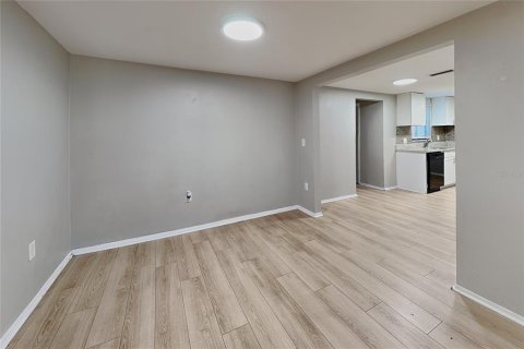 Villa ou maison à louer à New Port Richey, Floride: 3 chambres, 124.95 m2 № 2396449 - photo 8