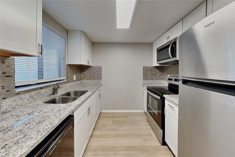 Villa ou maison à louer à New Port Richey, Floride: 3 chambres, 124.95 m2 № 2396449 - photo 6