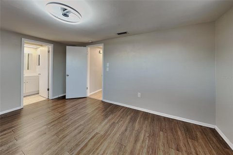 Villa ou maison à louer à New Port Richey, Floride: 3 chambres, 124.95 m2 № 2396449 - photo 10