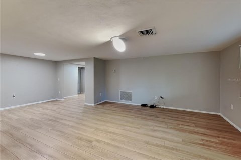Villa ou maison à louer à New Port Richey, Floride: 3 chambres, 124.95 m2 № 2396449 - photo 3