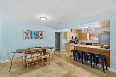 House in Sarasota, Florida 4 bedrooms, 242.57 sq.m. № 2394050 - photo 6