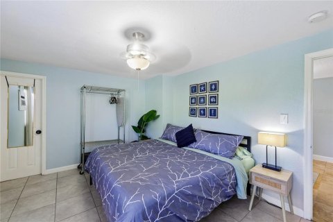 House in Sarasota, Florida 4 bedrooms, 242.57 sq.m. № 2394050 - photo 15