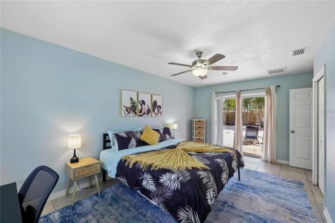 House in Sarasota, Florida 4 bedrooms, 242.57 sq.m. № 2394050 - photo 19