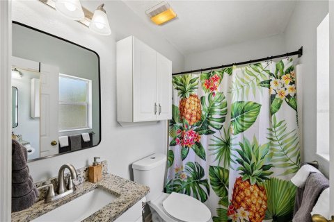 House in Sarasota, Florida 4 bedrooms, 242.57 sq.m. № 2394050 - photo 20