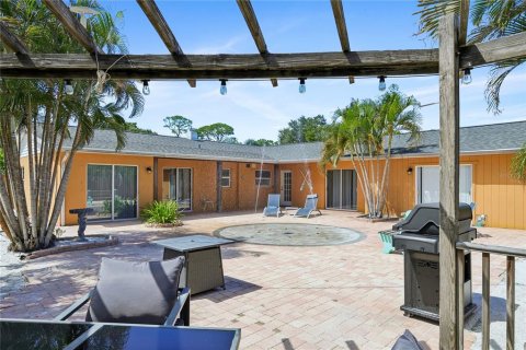 House in Sarasota, Florida 4 bedrooms, 242.57 sq.m. № 2394050 - photo 4